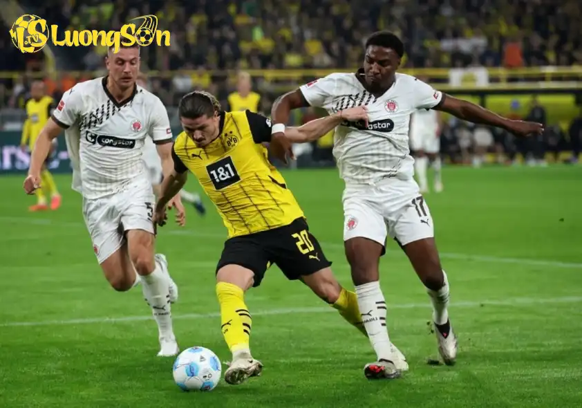 Dortmund sẽ giành trọn 3 điểm trong ngày khai màn Bundesliga. (Ảnh: Internet)