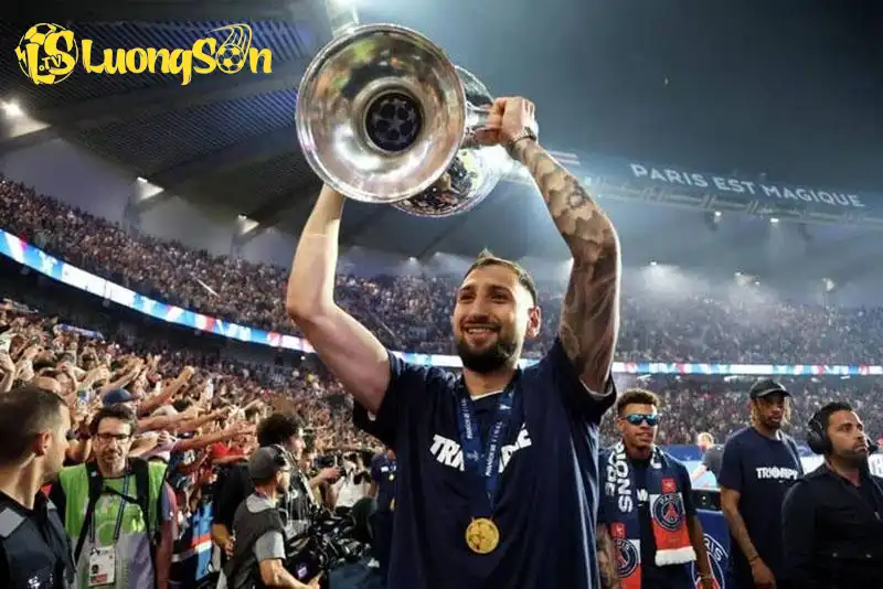 Donnarumma là người hùng của PSG trong công cuộc giành cúp C1 2025/25. Donnarumma là người hùng của PSG trong công cuộc giành cúp C1 2025/25.