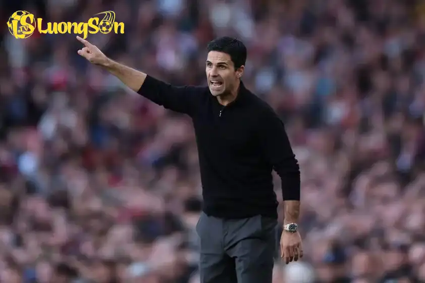 HLV người Tây Ban Nha có ý tưởng táo bạo với Arsenal.