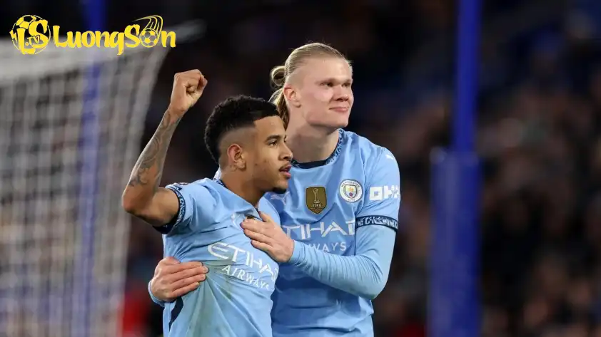 Savinho sắp gia hạn thêm với Man City