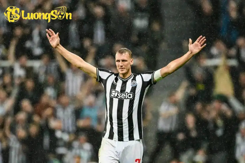 HLV Thomas Tuchel gọi Dan Burn là thiếu chuyên nghiệp (ảnh: GOAL). HLV Thomas Tuchel gọi Dan Burn là thiếu chuyên nghiệp