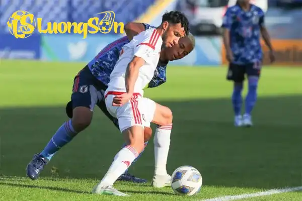 U23 UAE (áo trắng) được dự đoán sẽ có chiến thắng đậm trong ngày ra quân. U23 UAE (áo trắng) được dự đoán sẽ có chiến thắng đậm trong ngày ra quân.