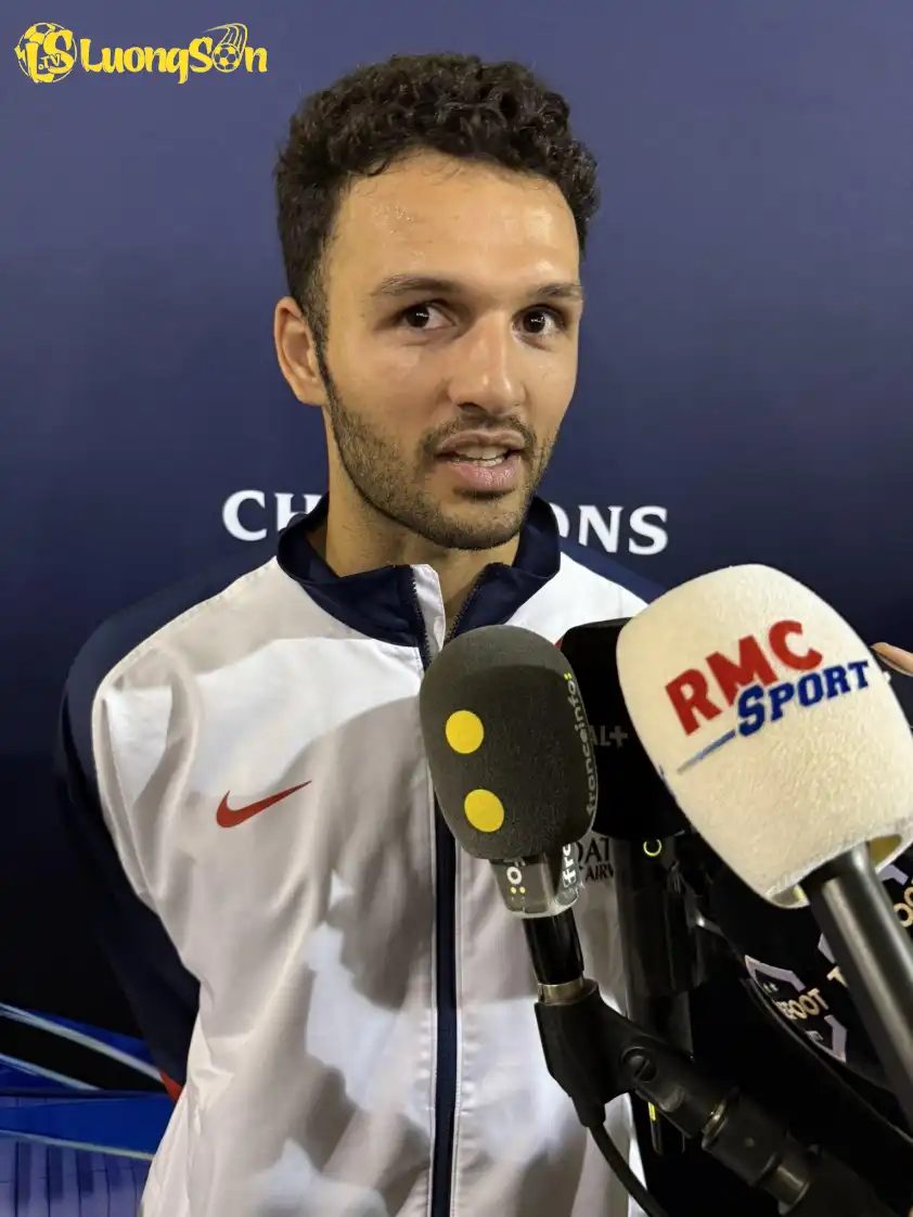Goncalo Ramos trả lời phỏng vấn sau trận đấu (Ảnh: X). Goncalo Ramos trả lời phỏng vấn sau trận đấu