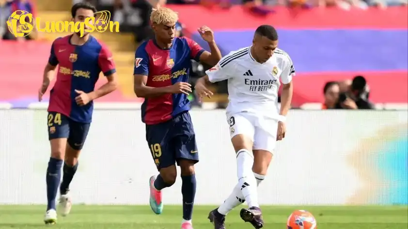 Trận 'siêu kinh điển' hứa hẹn sẽ hấp dẫn khi Real Madrid và Barca đều đang có phong độ tốt (Ảnh: SportBible). Trận 'siêu kinh điển' hứa hẹn sẽ hấp dẫn khi Real Madrid và Barca đều đang có phong độ tốt