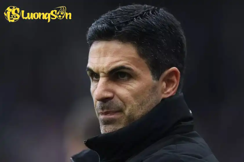 Arsenal thường gặp khó khi các đối thủ chủ động chơi phòng ngự số đông. Ảnh: The Mirror Arsenal thường gặp khó khi các đối thủ chủ động chơi phòng ngự số đông.